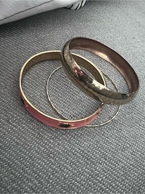 Mixed Metal Women's Bangle Set - Gold Wire, Hammered Gold, Coral Enamel